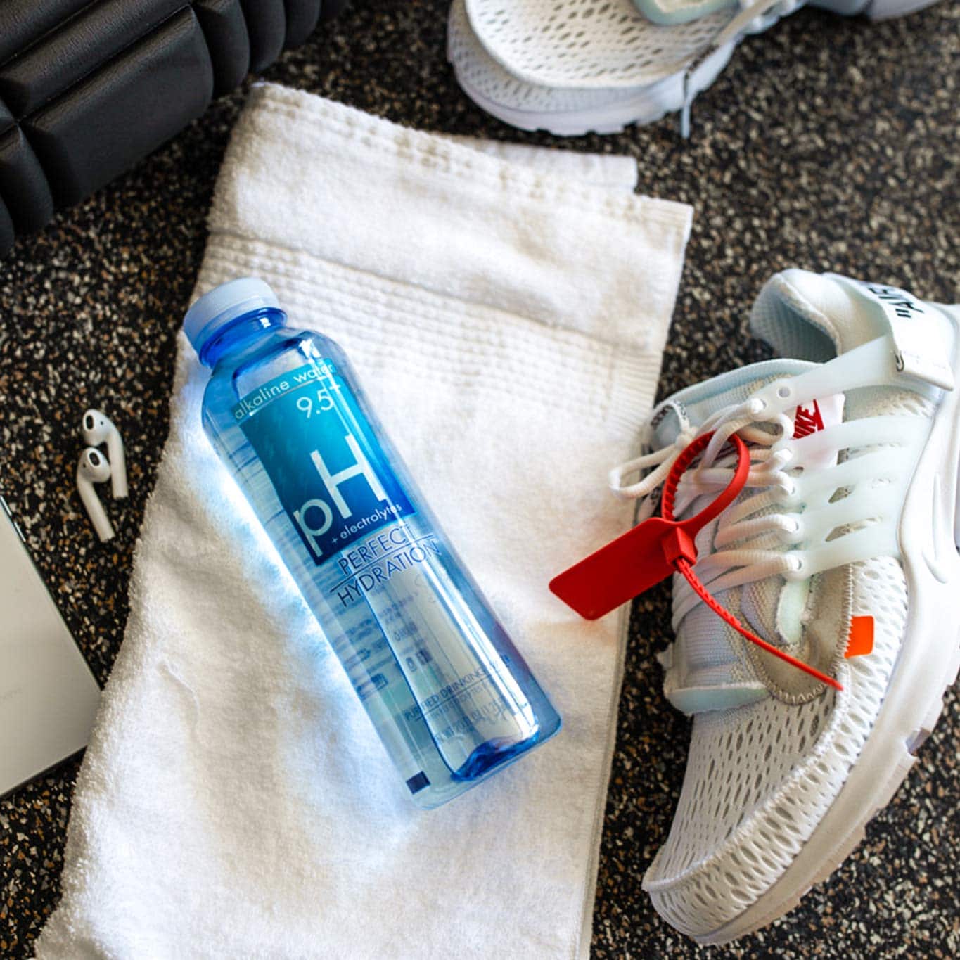 Image for Perfect Hydration 9.5+ pH Electrolyte Enhanced Drinking Water