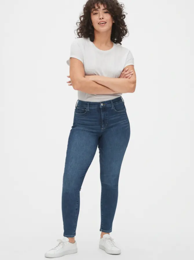 . GAP Fall Faves High Rise Favorite JeggingsGo for that darker faded look with these High Rise Favorite Jeggings with Secret Smoothing Pockets. Similar to the jeggings I posted before these darker faded jeggings will give you the same comfort and flexibility with your outfit choices. Pair these jeggings with the Doleman Sleeve Boatneck Shirt or any other cute shirt/sweater for a complete fall look.