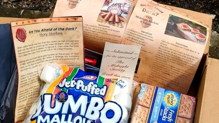 Are You Afraid of the Dark Unboxing What's Inside. My family was sent a special package from Nickelodeon in celebration of one of my favorite childhood shows. View the full Are You Afraid of the Dark? unboxing video on my blog. Filled with recipe idea's crafts and more you can join the midnight society in your very own home.