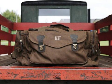 Here is the duffle bag equivalent of that guy - strong, tough, versatile, ready for all occasions. The Muscle Duffle works for anything, whether for overnight, travel, gym, work, or sports. This tough groomsmen duffle bag&nbsp;features one large exterior pocket with a flap and 2 zipped side pockets.