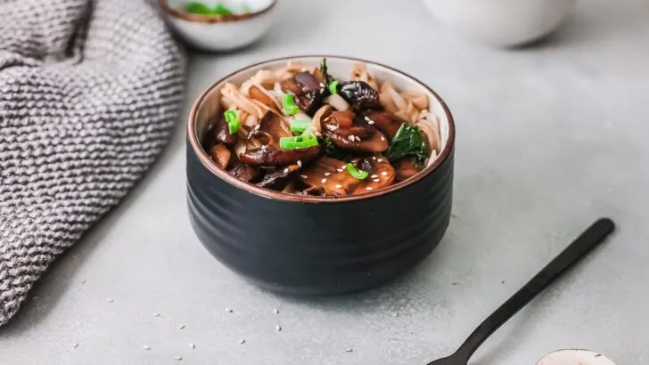 Quick and Easy Vegetarian Korean Stir-Fry Noodles. This simple and easy Vegetarian Korean Noodles dish is full of flavor and can be made in under 30 minutes. The Korean noodles are stir-fried in a savory sauce made with fresh vegetables such as mushrooms, red onion, ginger, garlic, and kale.