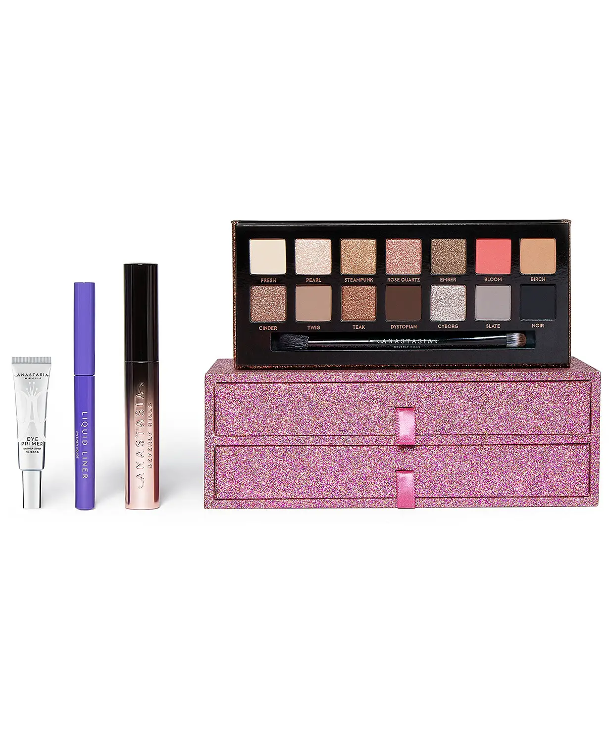 Create endless looks with the Sultry Eye Shadow Palette with 14 shades ranging from golden mattes to bronzy metallics.