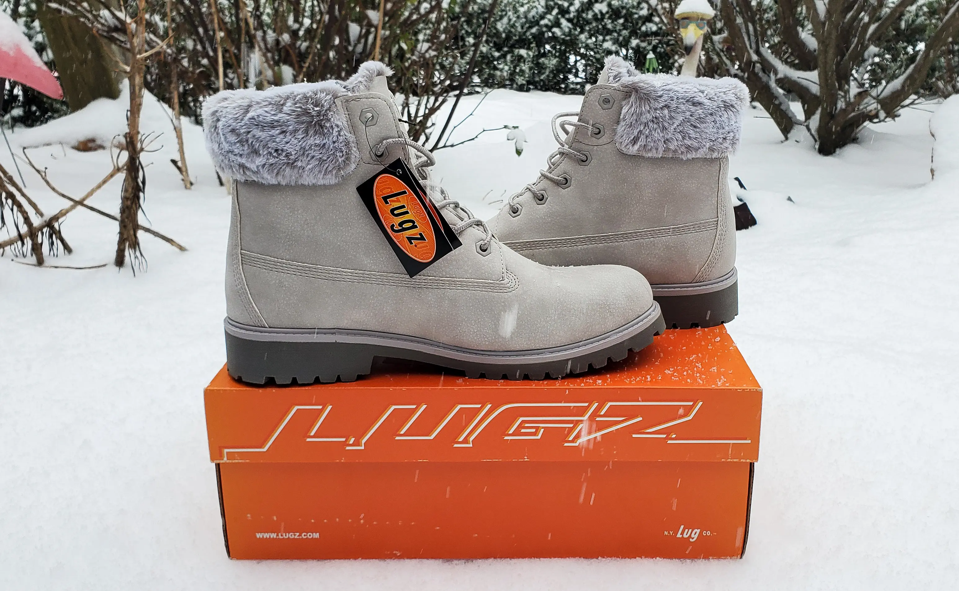 Lugz Convoy Fur Boot. Easy to style and fits seamlessly into my winter wardrobe. Read why I'm recommending this comfy and stylish gift in my Lugz Convoy Fur Boot Review.