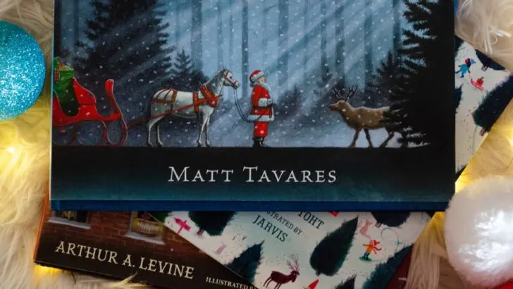 Holiday Books For Kids List.Give the gift of literature this holiday season! These wonderful holiday books for kids make great stocking stuffer gifts. Create your very own Christmas Tree Advent Calander using these Children’s holiday books, simply stack them into a tree for a new fun holiday tradition.
