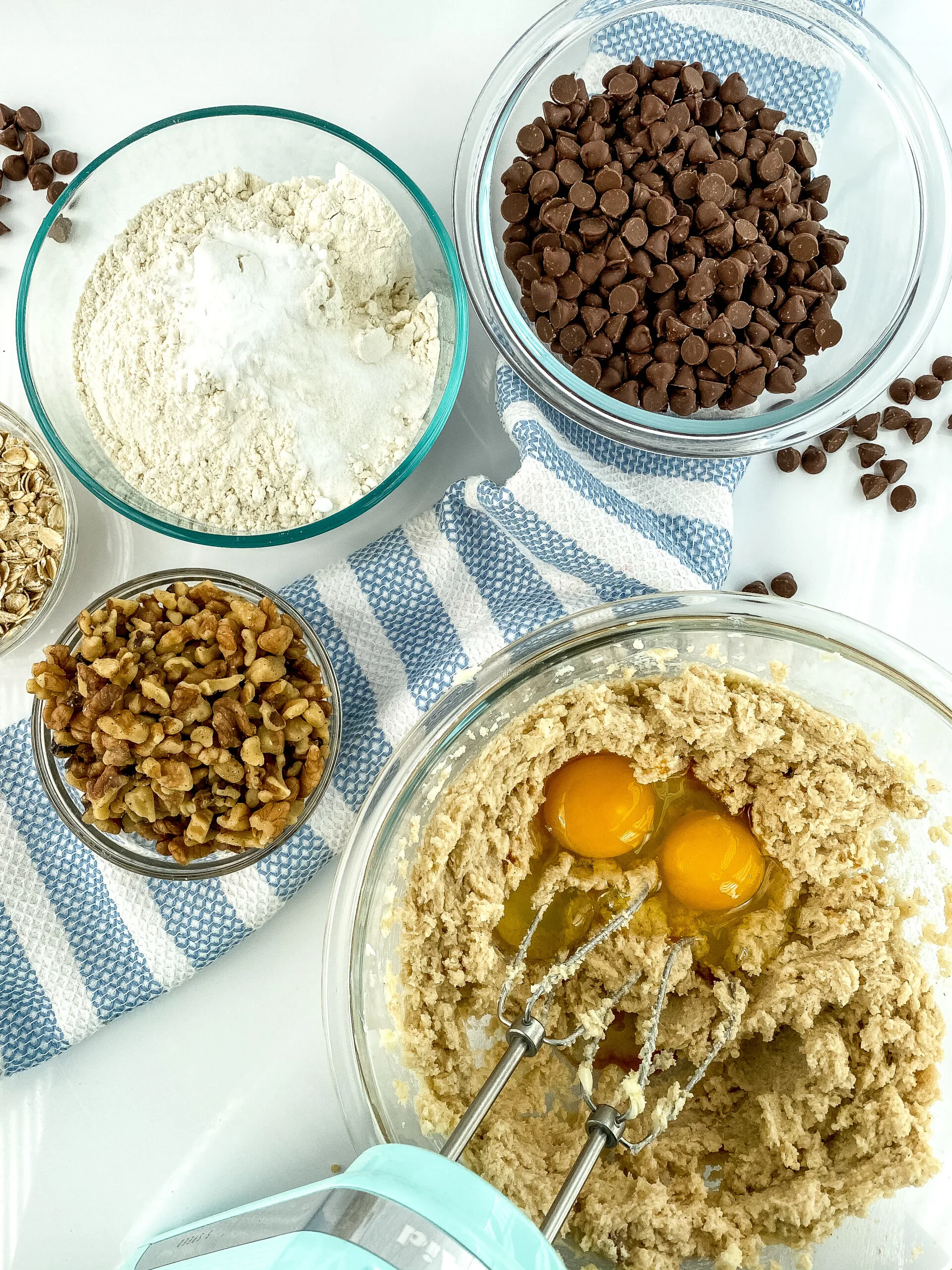 The secret is out! Hilton has finally released its top-secret Doubletree Chocolate Chip Cookies recipe. This authentic recipe for their famous Chocolate Chip Cookies is now available for home bakers. Now you can bake Hilton&rsquo;s signature DoubleTree Cookies at home!