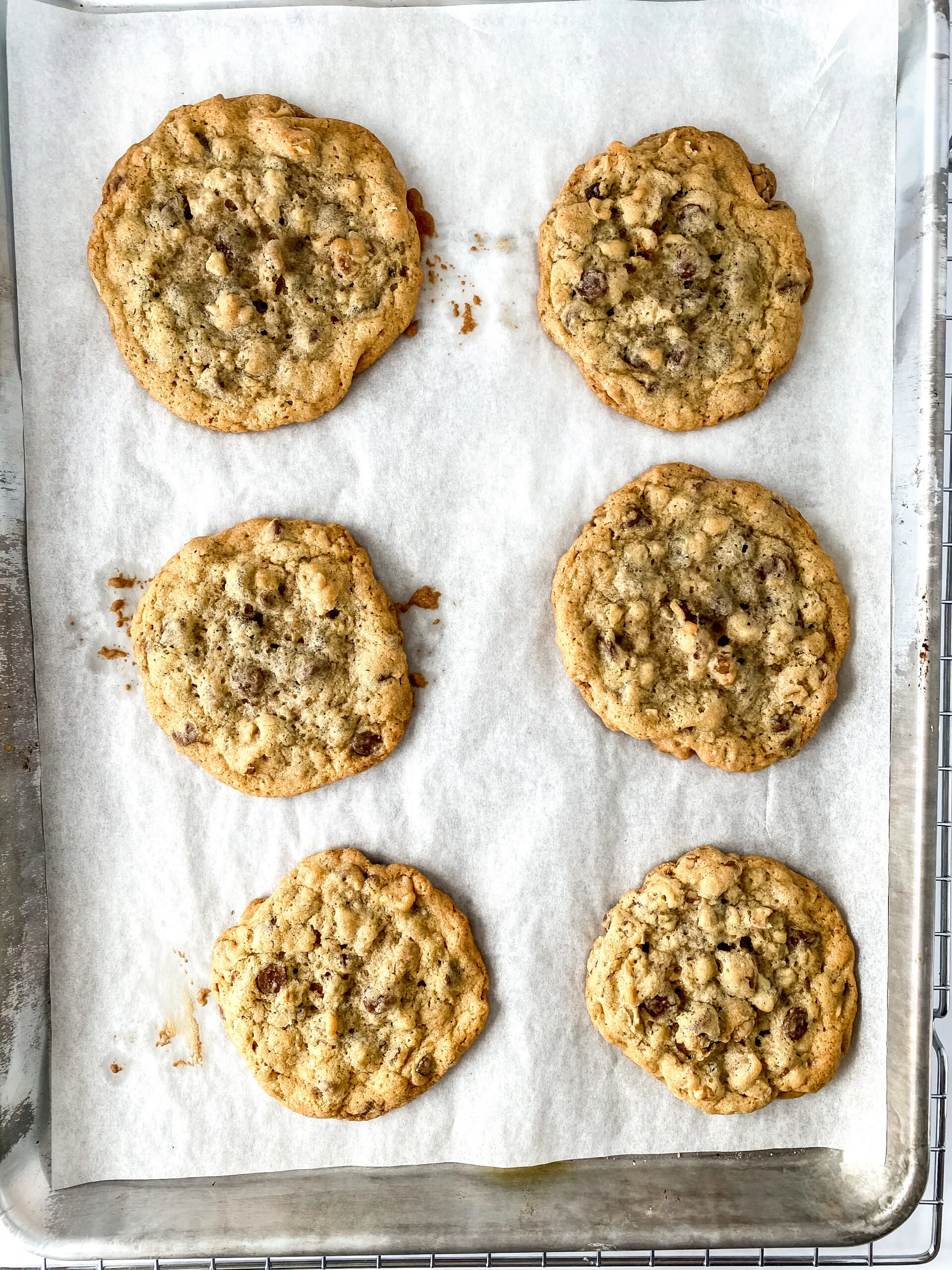 The secret is out! Hilton has finally released its top-secret Doubletree Chocolate Chip Cookies recipe. This authentic recipe for their famous Chocolate Chip Cookies is now available for home bakers. Now you can bake Hilton&rsquo;s signature DoubleTree Cookies at home!