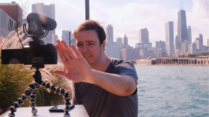 Exploring cities across the U.S. with just 100 bucks in his pocket