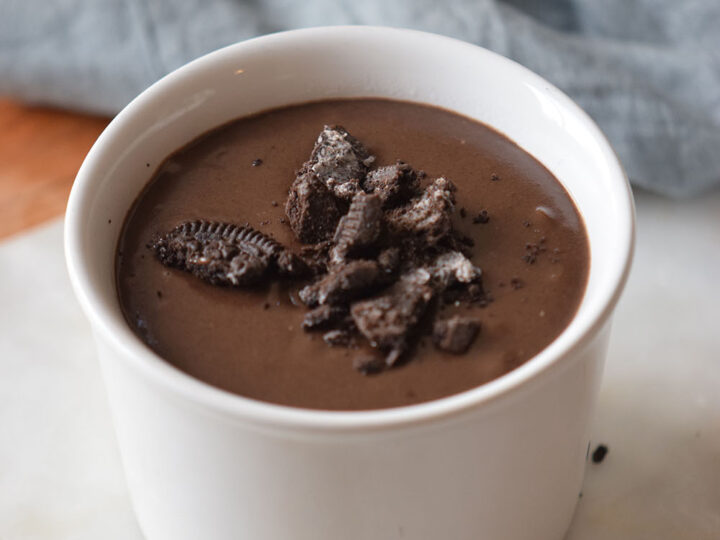 Better than boxed pudding, this easy homemade chocolate pudding is made with a few simple ingredients, plus a special ingredient, crushed cookies. Use this pudding recipe for pie filling and frozen pudding pops!