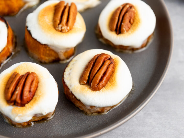 These Sweet Potato Bites are a cheerful twist on classic holiday flavors! Perfect as bite-sized appetizers or mini desserts, they bring together the cozy comfort of Thanksgiving and the festive joy of Christmas in every sweet and savory bite.