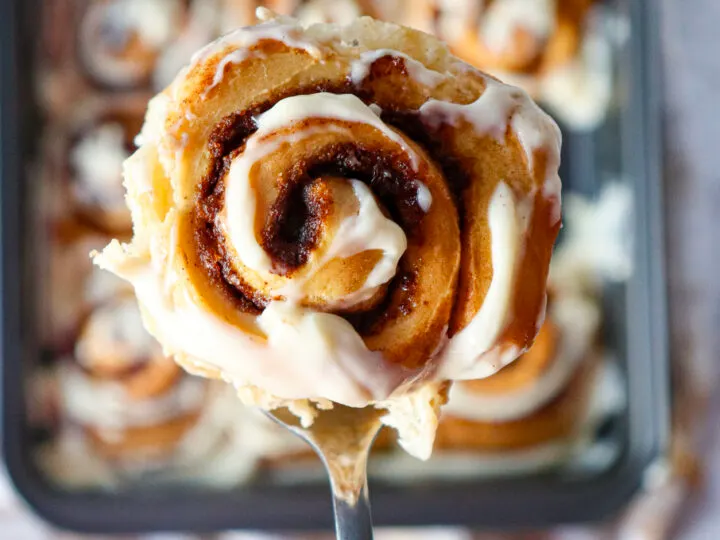 Looking for the best cinnamon rolls recipe ever? Say hello to these ooey-gooey, soft, and fluffy homemade cinnamon rolls that taste like a warm hug straight from the oven! They’re sweet, cozy, and guaranteed to make your kitchen smell like pure happiness.